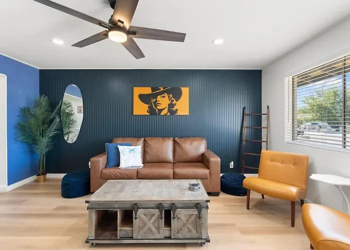 New Blue&pink Pool Centra Phx Apartment *