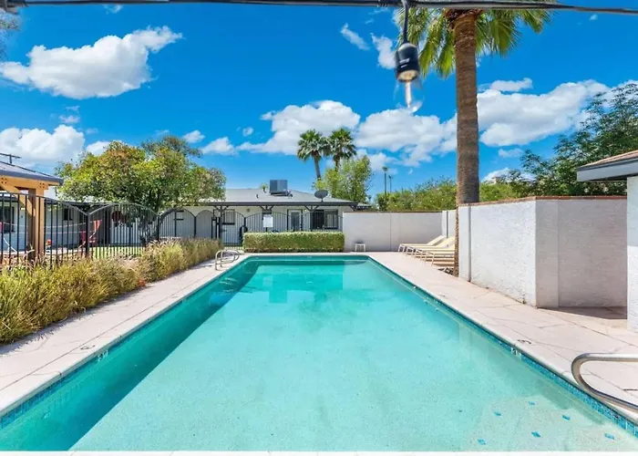 New Blue&pink Pool Centra Phx *